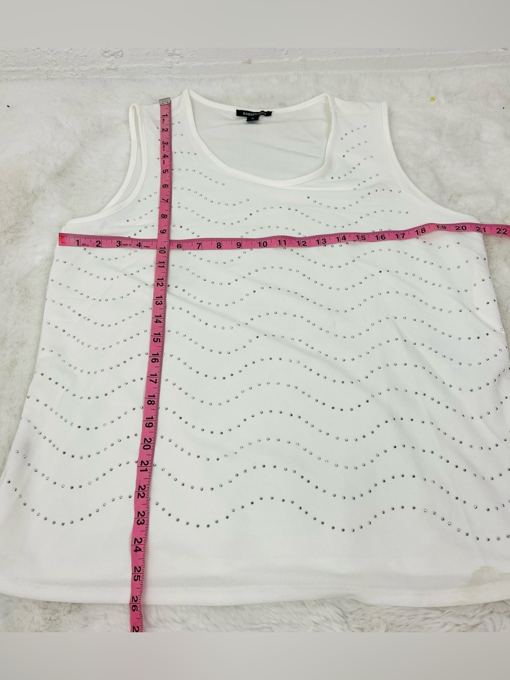 Robert Louis White Sleeveless Studded Wave-Pattern Tank size 1X - Picture 12 of 13